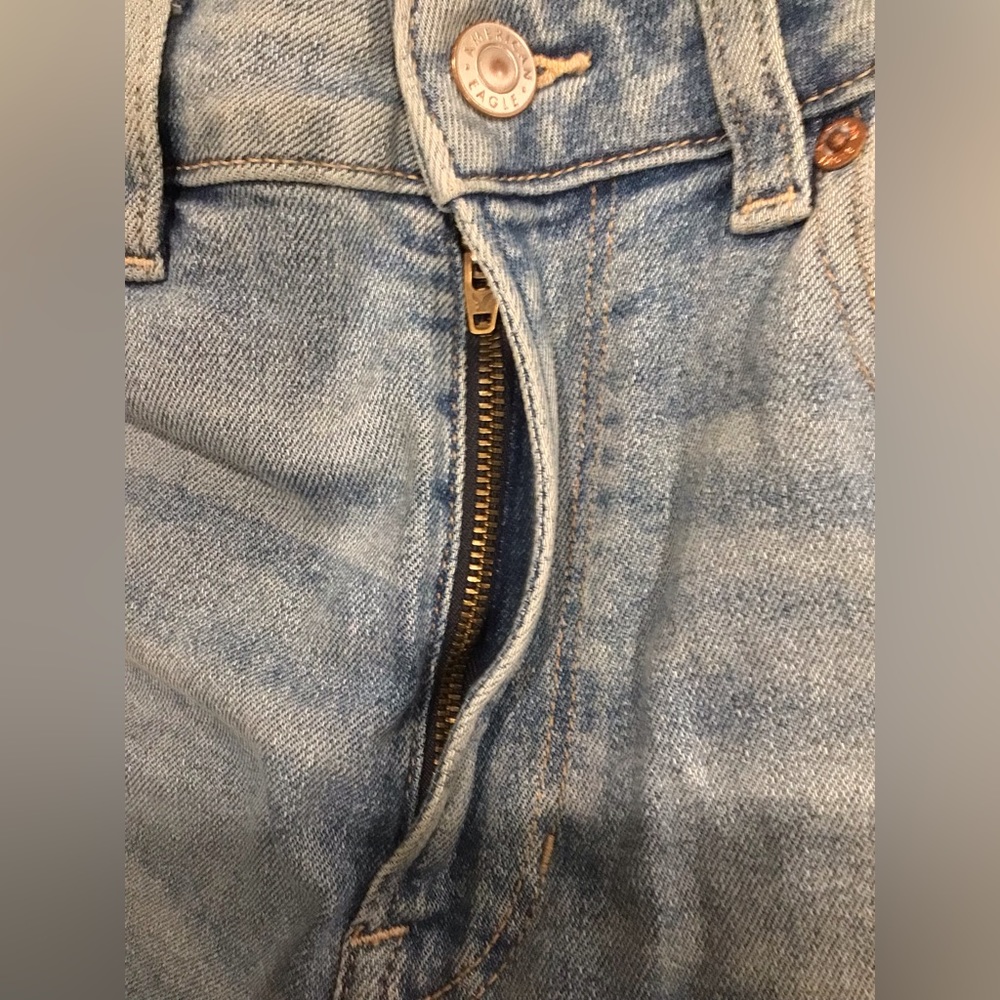 American Eagle Stretch Mom Jeans - Picture 8 of 9